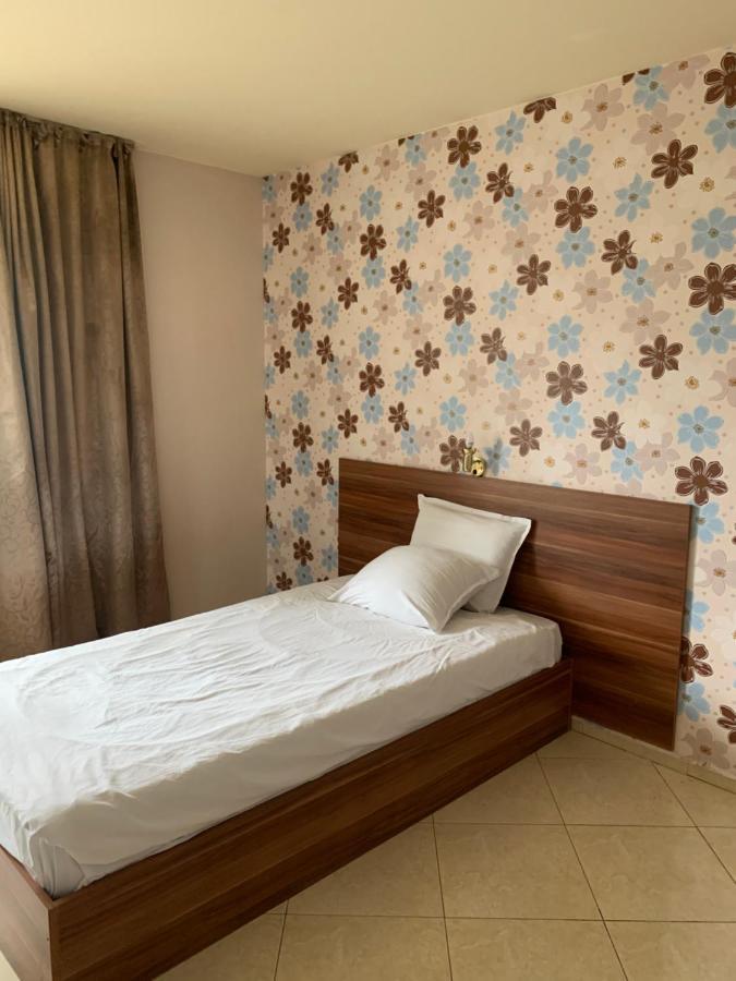 Семеен Хотел Брилянс - Family Hotel Brilliance Varna Exteriör bild