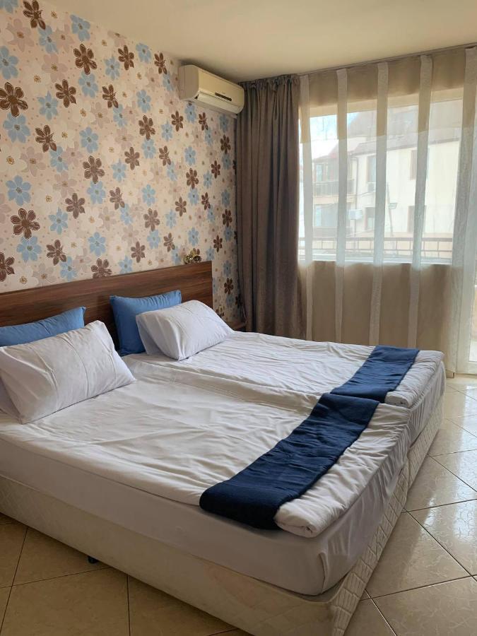 Семеен Хотел Брилянс - Family Hotel Brilliance Varna Exteriör bild