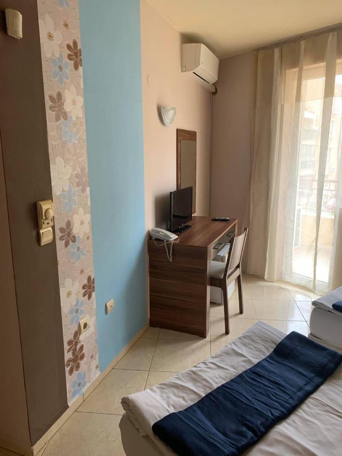 Семеен Хотел Брилянс - Family Hotel Brilliance Varna Exteriör bild