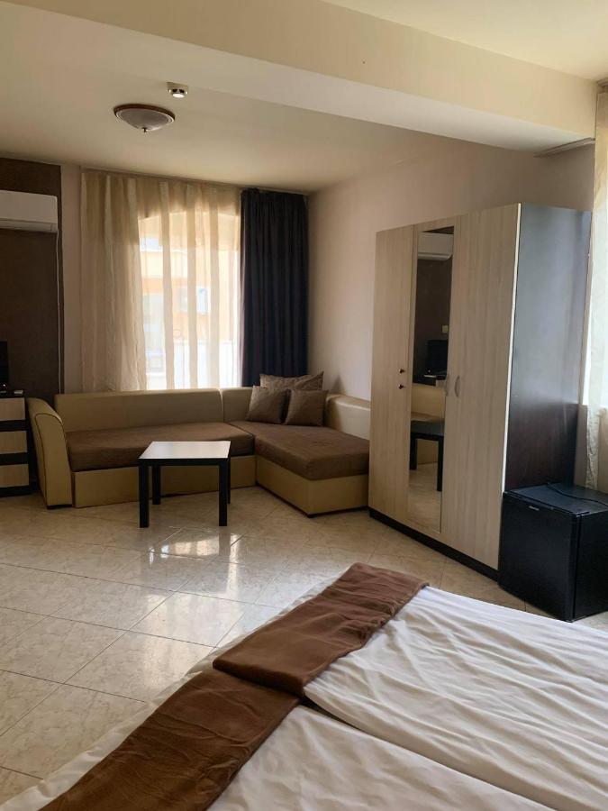 Семеен Хотел Брилянс - Family Hotel Brilliance Varna Exteriör bild